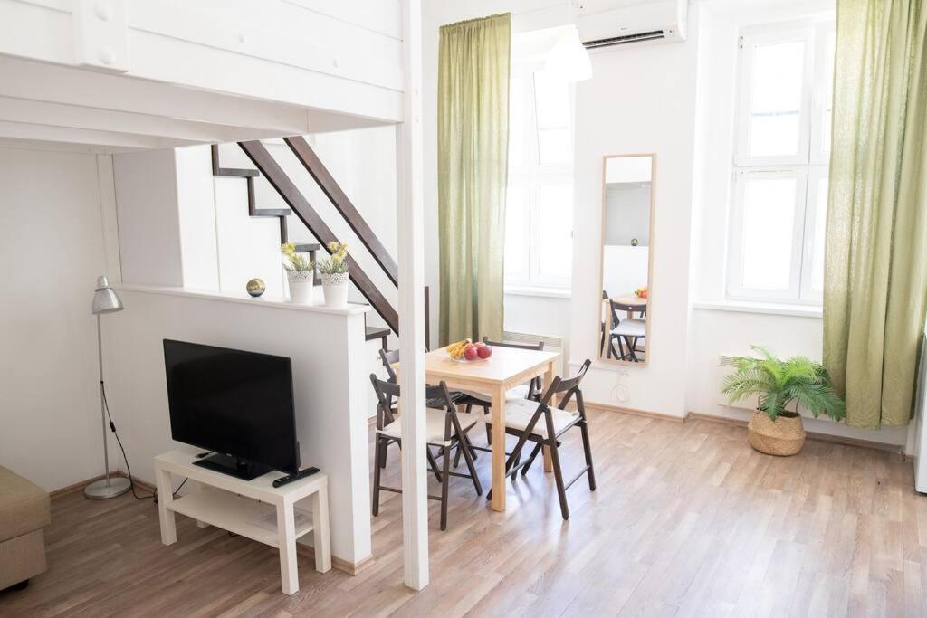 N28 Studio Next To Andrassy Boulevard. Budapest Esterno foto