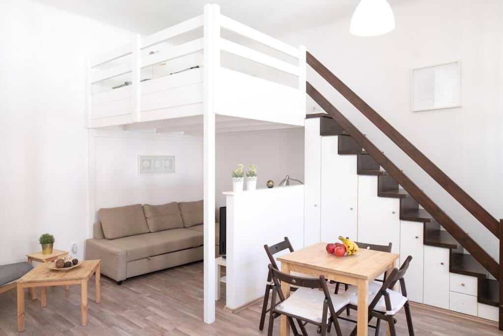 N28 Studio Next To Andrassy Boulevard. Budapest Esterno foto