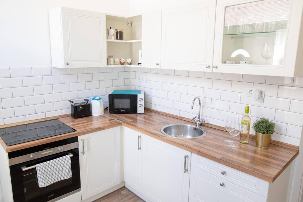N28 Studio Next To Andrassy Boulevard. Budapest Esterno foto